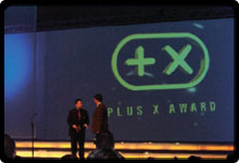 公布得奖名单的讲台。